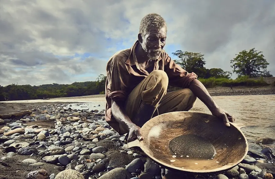 Gold mining firms should cooperate more with artisanal miners, WG